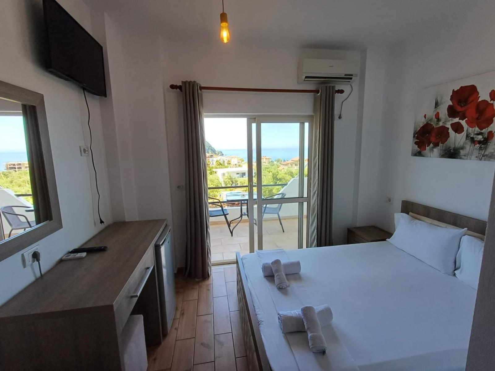 Velco BB Himara Himare Exterior foto